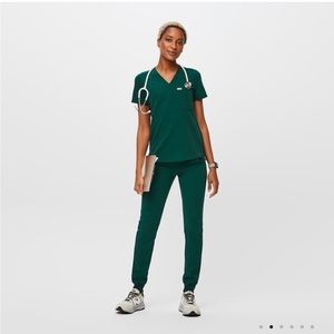 Figs Catrina Top and Zamora pants Brand new still in packaging